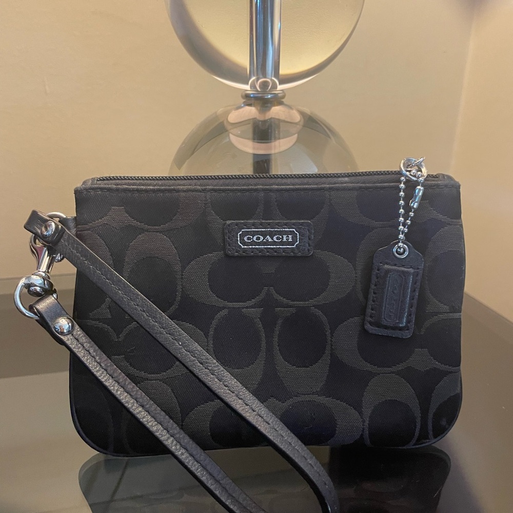 Coach Signature Black Wristlet